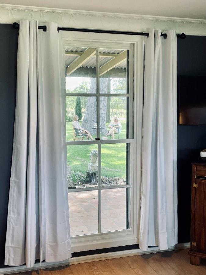 Blueberry Hill Vineyard Stay Rothbury Bagian luar foto