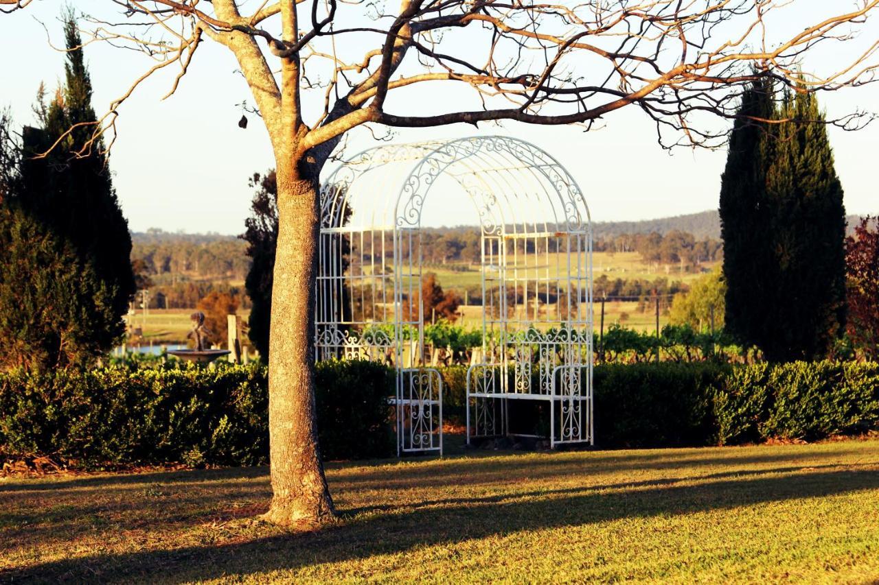 Blueberry Hill Vineyard Stay Rothbury Bagian luar foto